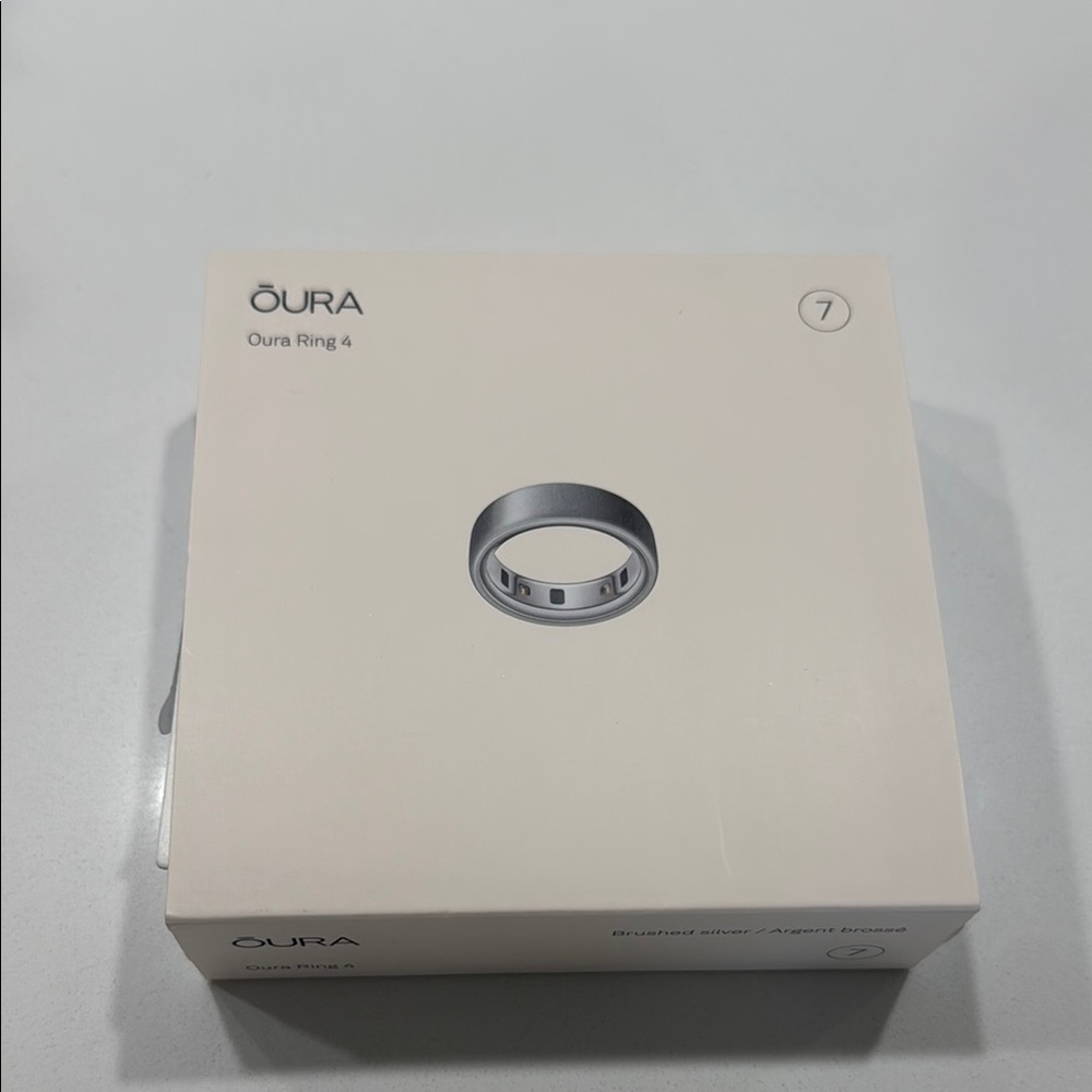 Oura Ring Gen 4 in Brushed Silver - used